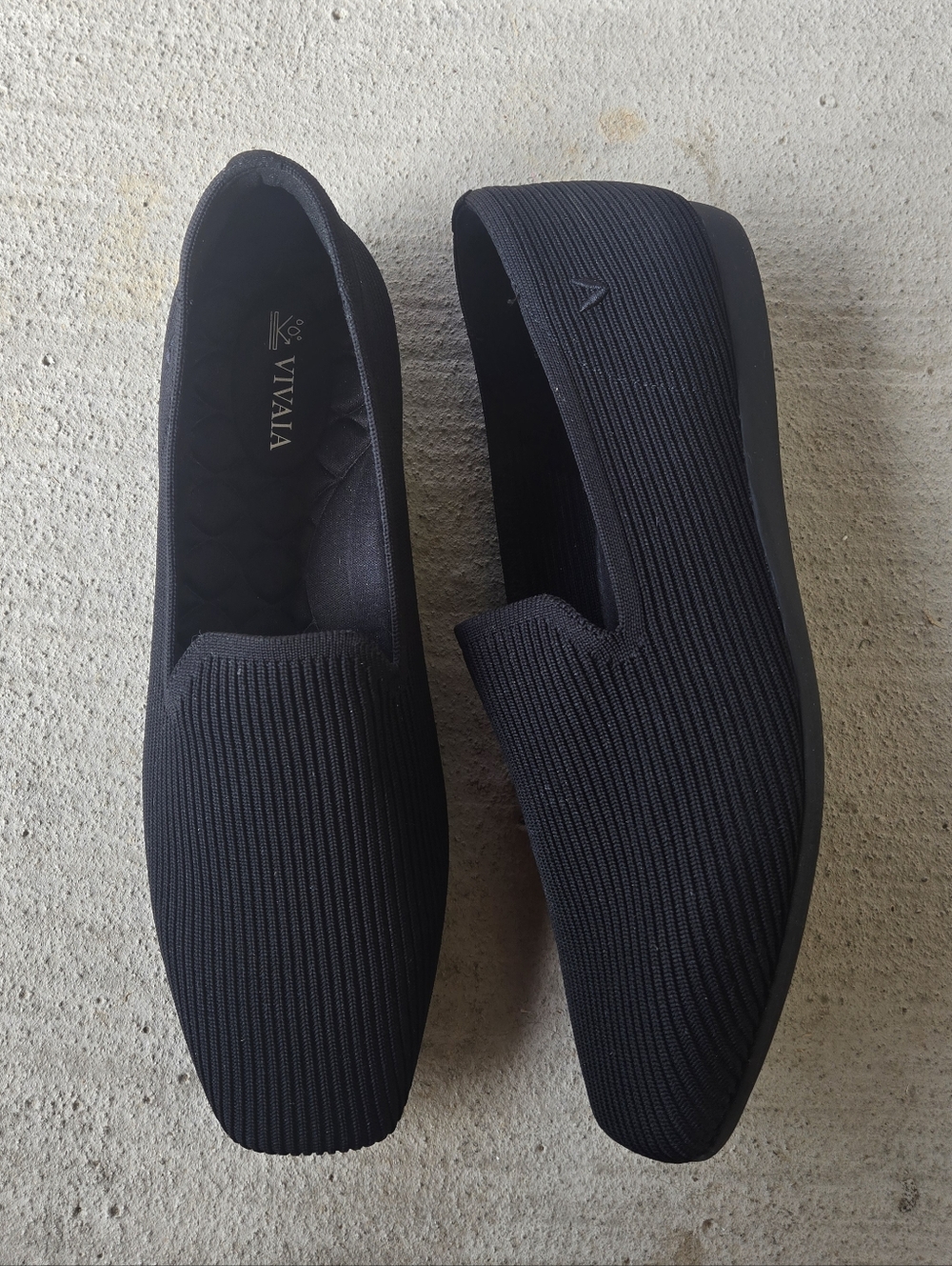 VIVAIA Women’s Black Slip-On Knit Loafers